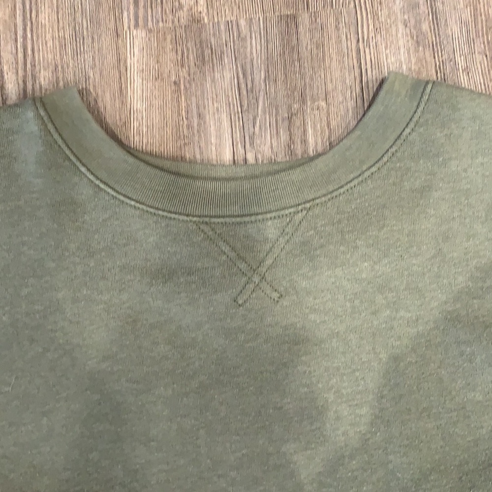 Green American eagle raw edge pullover - Picture 2 of 5
